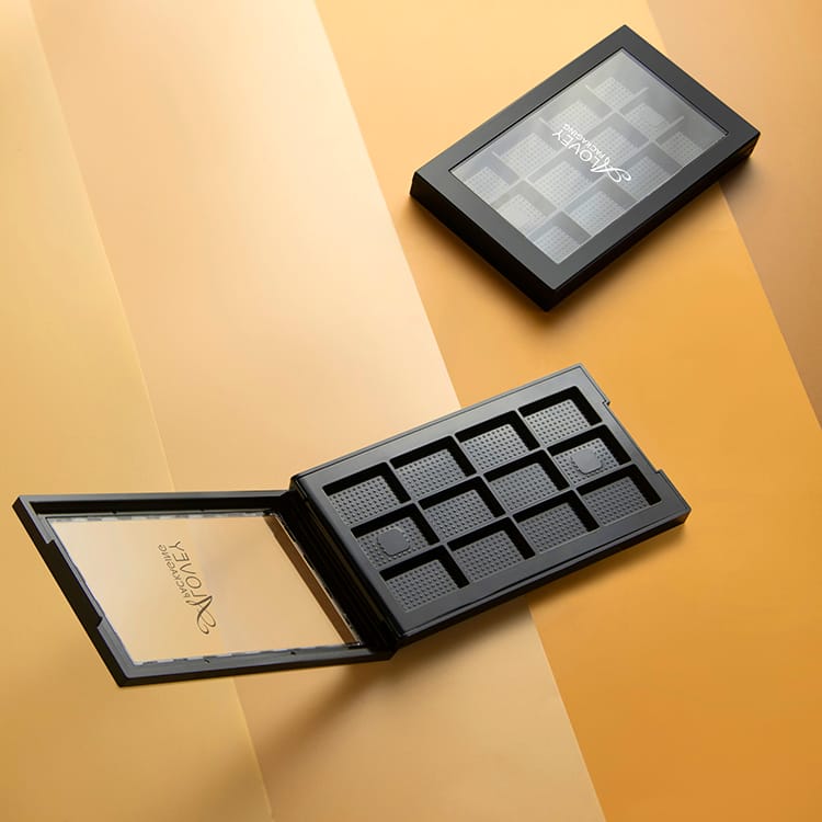 eyeshadow palette packaging