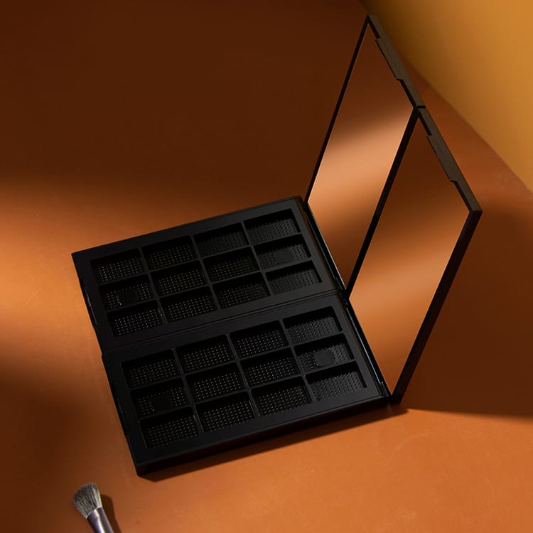empty eyeshadow palette