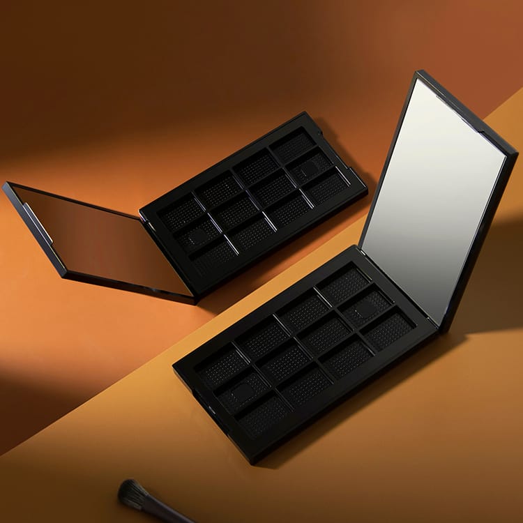 empty eyeshadow palette