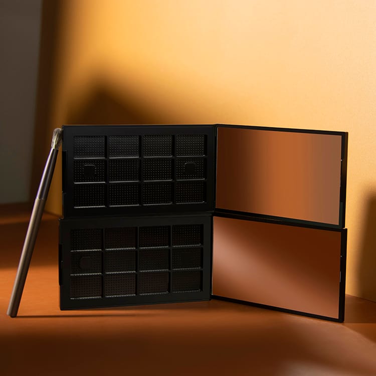 empty eyeshadow palette